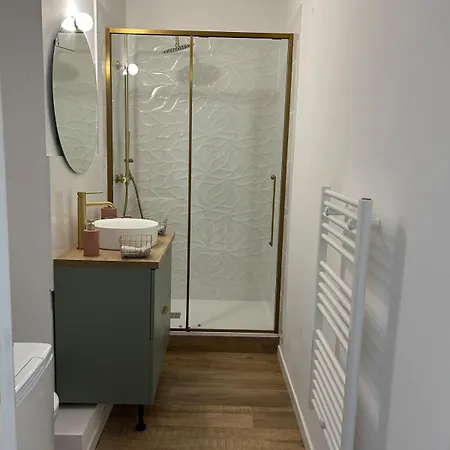 Le Romane-appartement Calme Et Confort-15 Minutes A Pied De L Hyper Centre-parking Gratuit 아파트 *