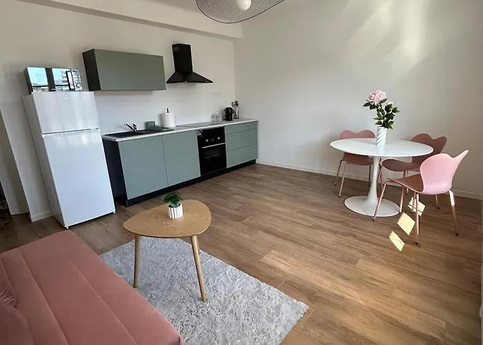 Le Romane-Appartement Calme Et Confort-15 Minutes A Pied De L Hyper Centre-Parking Gratuit