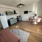 Le Romane-Appartement Calme Et Confort-15 Minutes A Pied De L Hyper Centre-Parking Gratuit Lejlighed