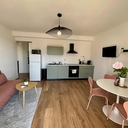 Le Romane- T2 Proche Centre-ville Et Parking Gratuit 公寓 *